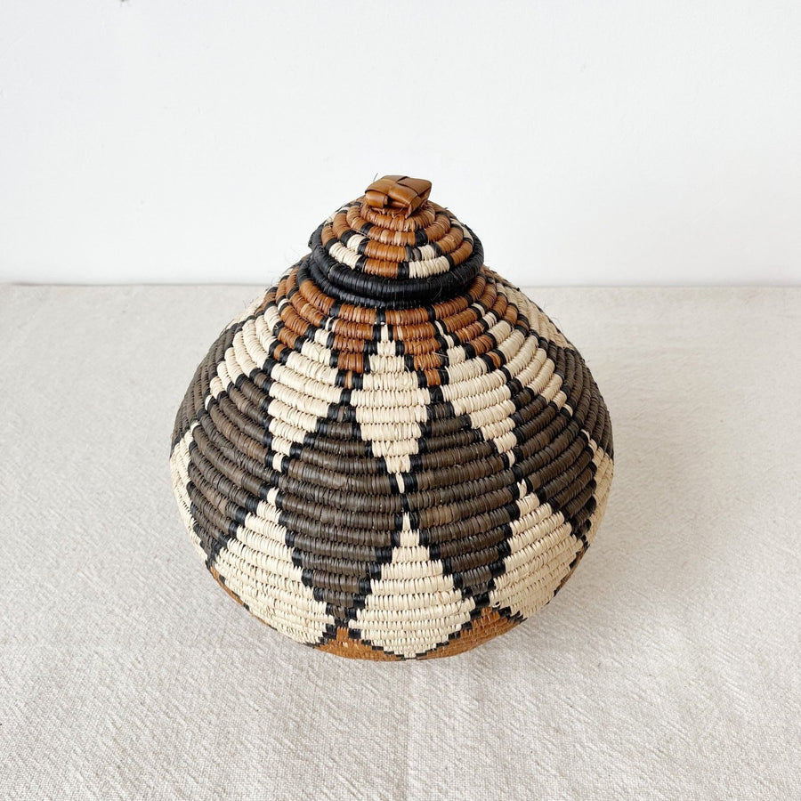 Lidded Zulu Basket #L73 - Amsha