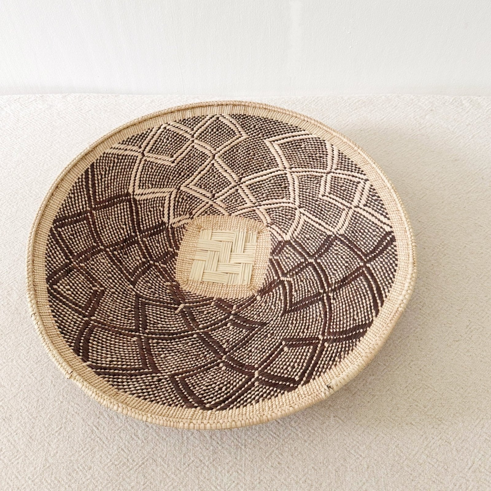 17" Hwange Wall Basket H210 - Amsha