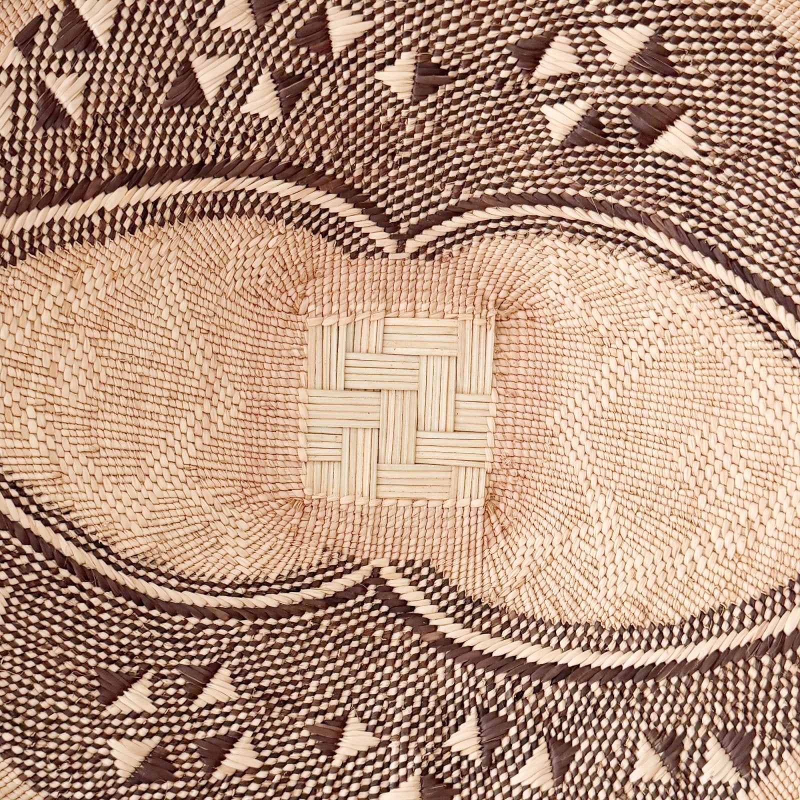 18" Hwange Wall Basket H211 - Amsha