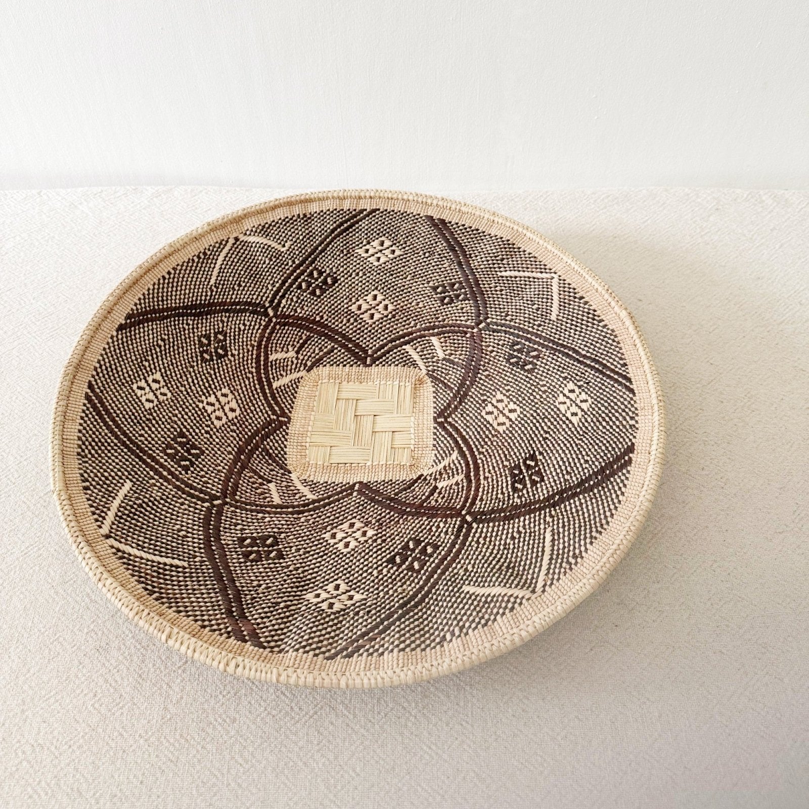 18" Hwange Wall Basket H212 - Amsha