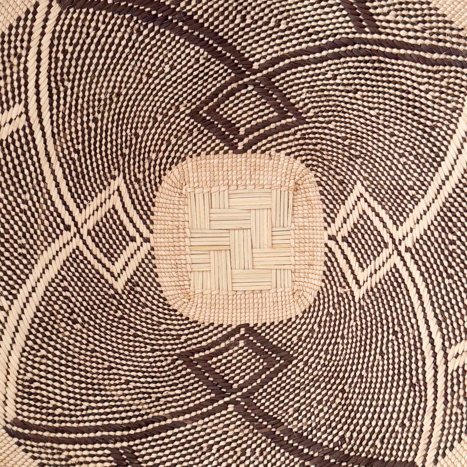 18" Hwange Wall Basket H214 - Amsha