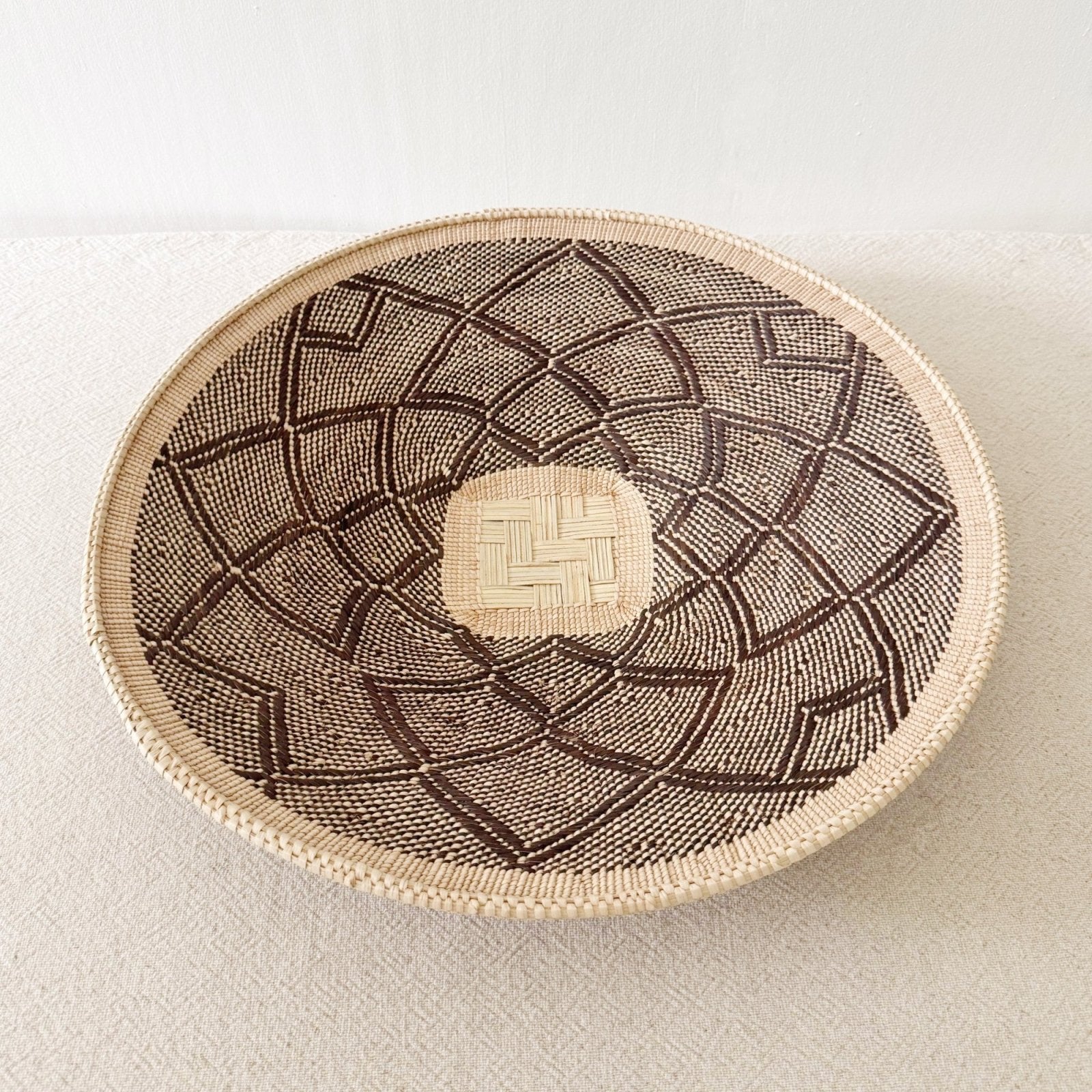 19" Hwange Wall Basket H215 - Amsha