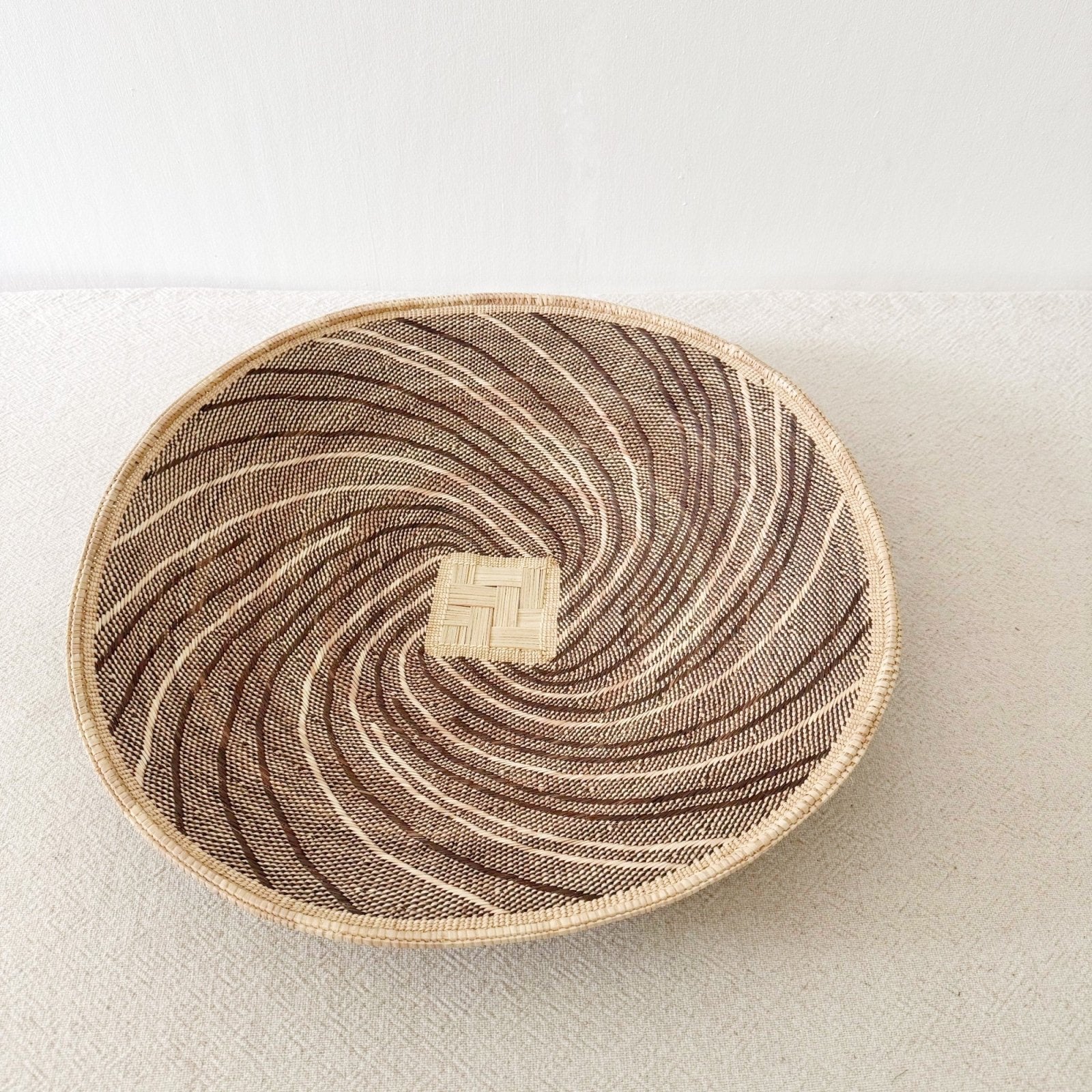 19.5" Hwange Wall Basket H220 - Amsha