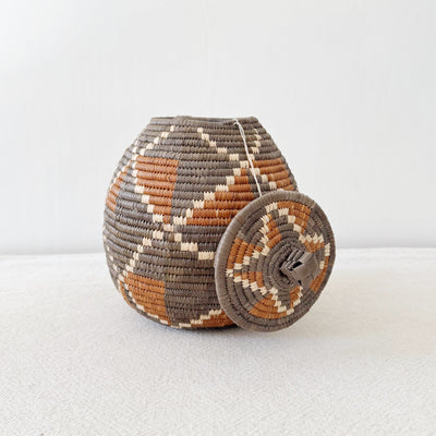 Lidded Zulu Basket #B024