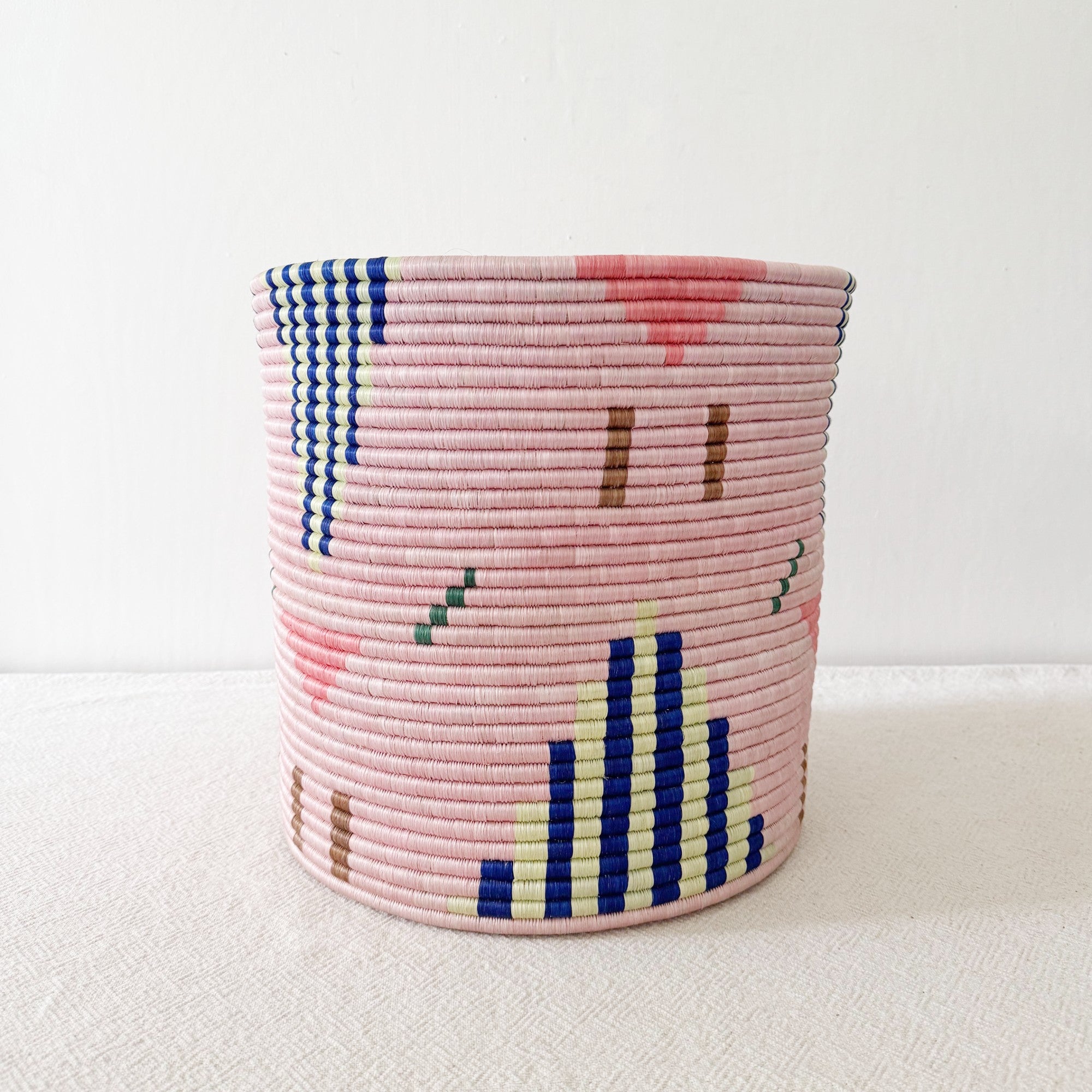 14" Storage Plant Basket: Ipekwa