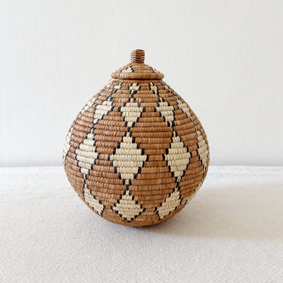 Lidded Zulu Basket #B026