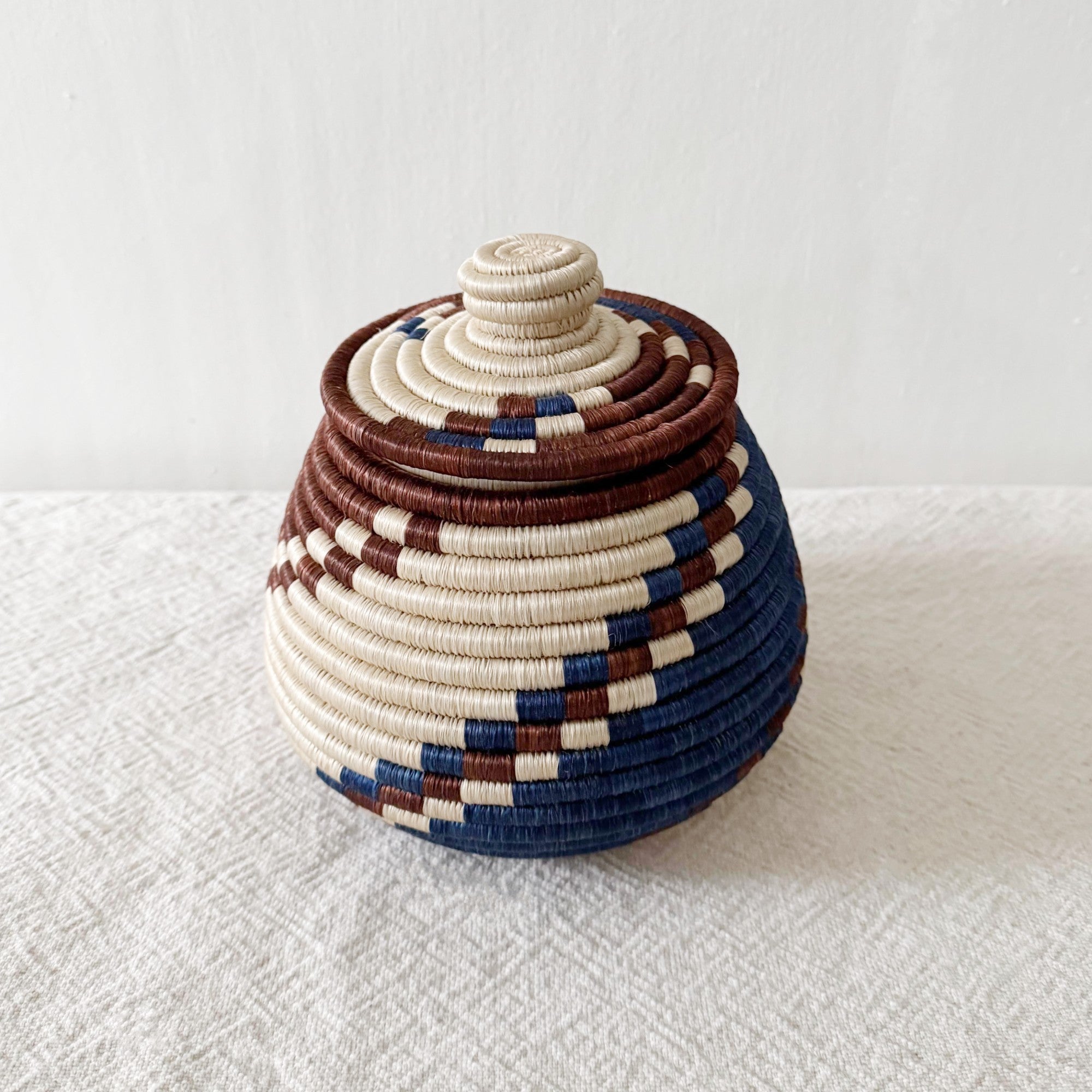 Lidded Treasure Basket: Kabobo