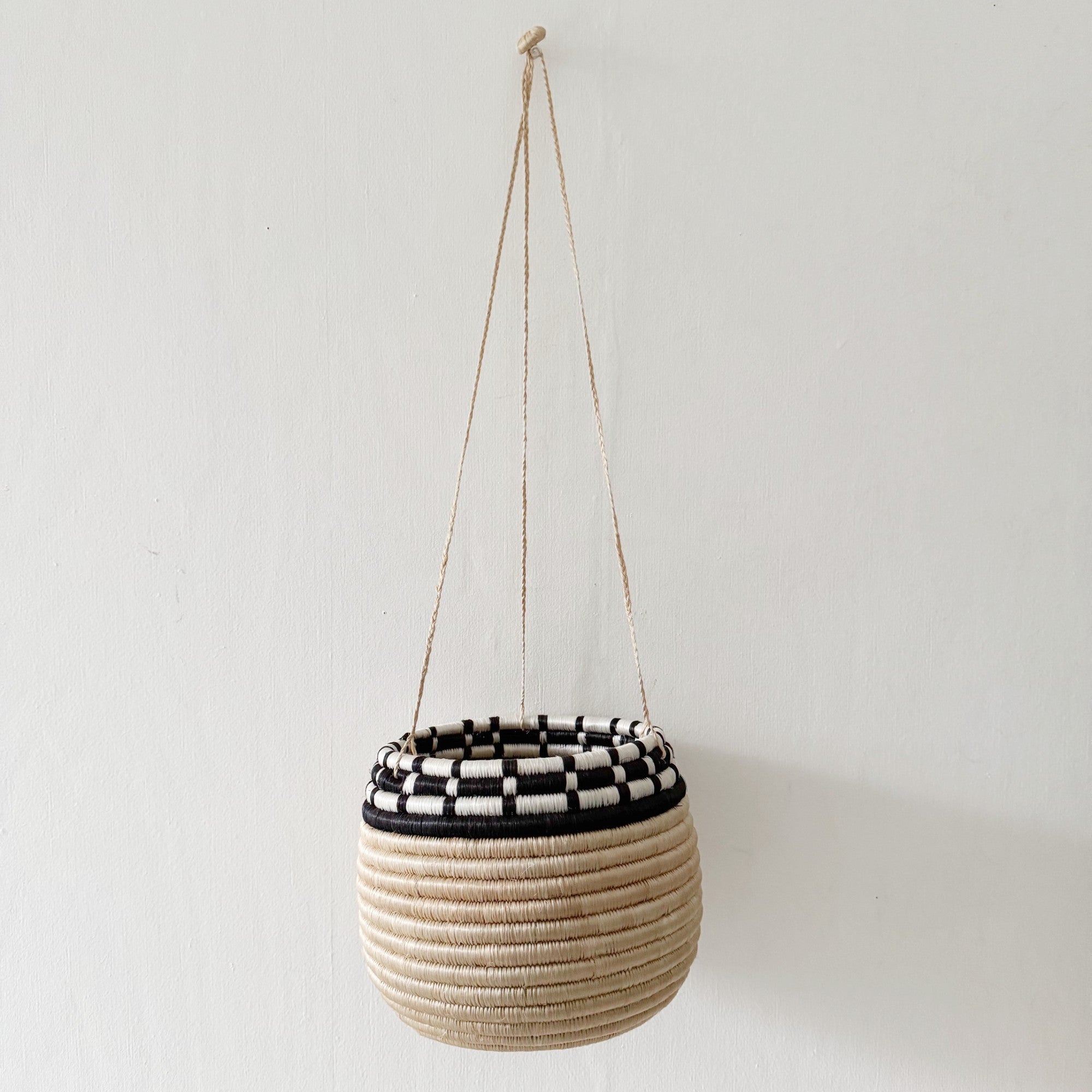 Hanging Woven Planter- Dusasa