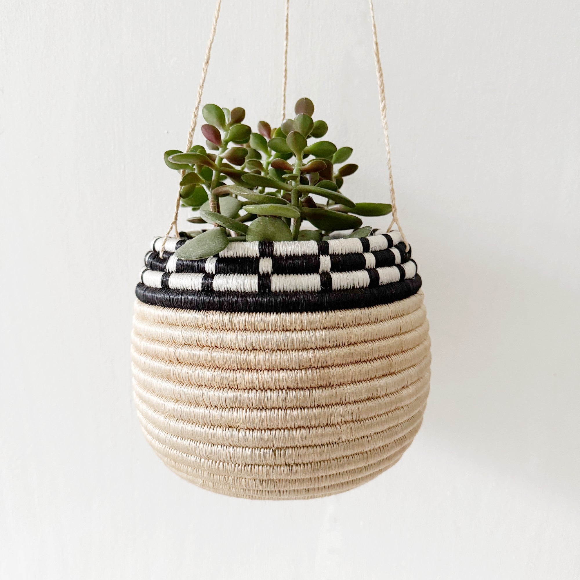 Hanging Woven Planter- Dusasa