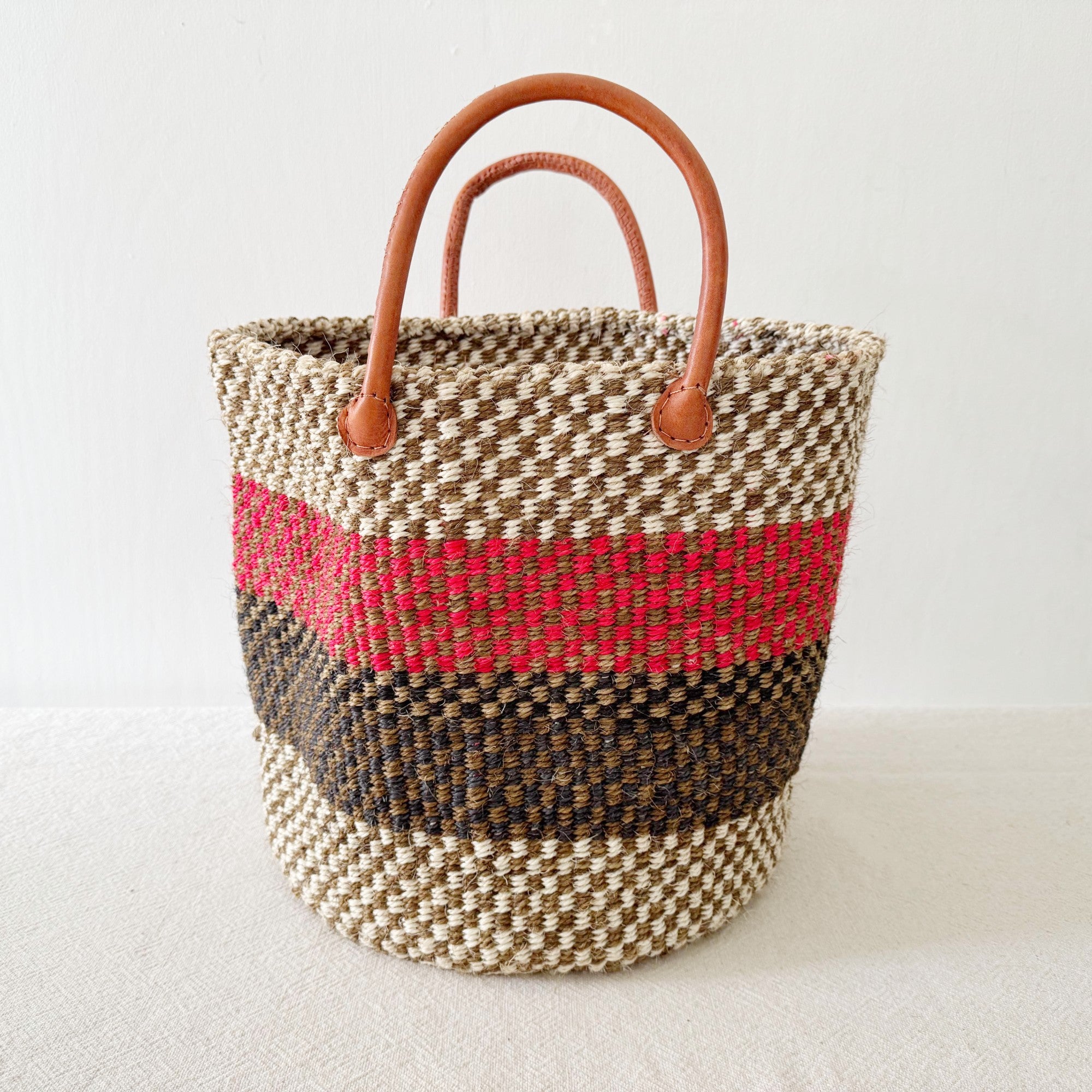 14" XL Floor Basket: Checkered