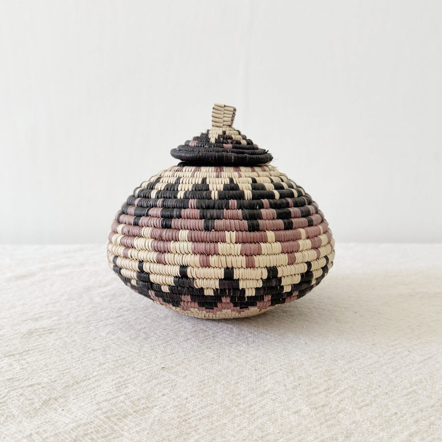Lidded Zulu Basket #C005