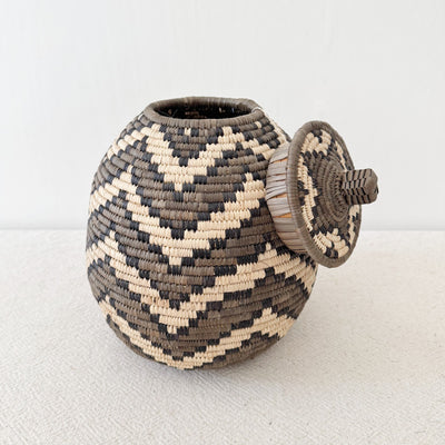 Lidded Zulu Basket #F008