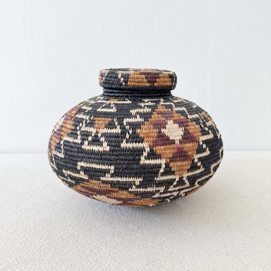 Lidded Zulu Basket #F011