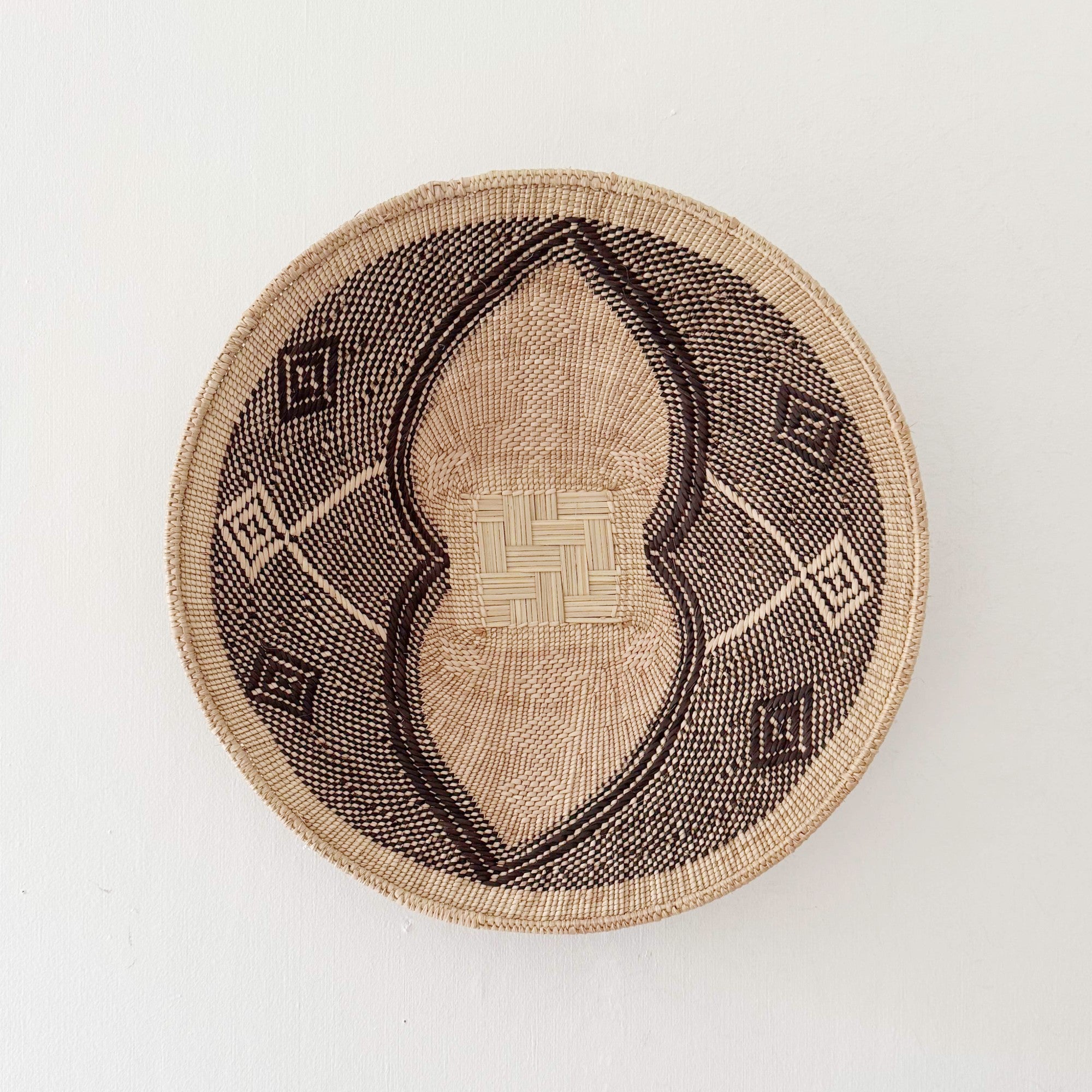 16" Hwange Wall Basket #H208