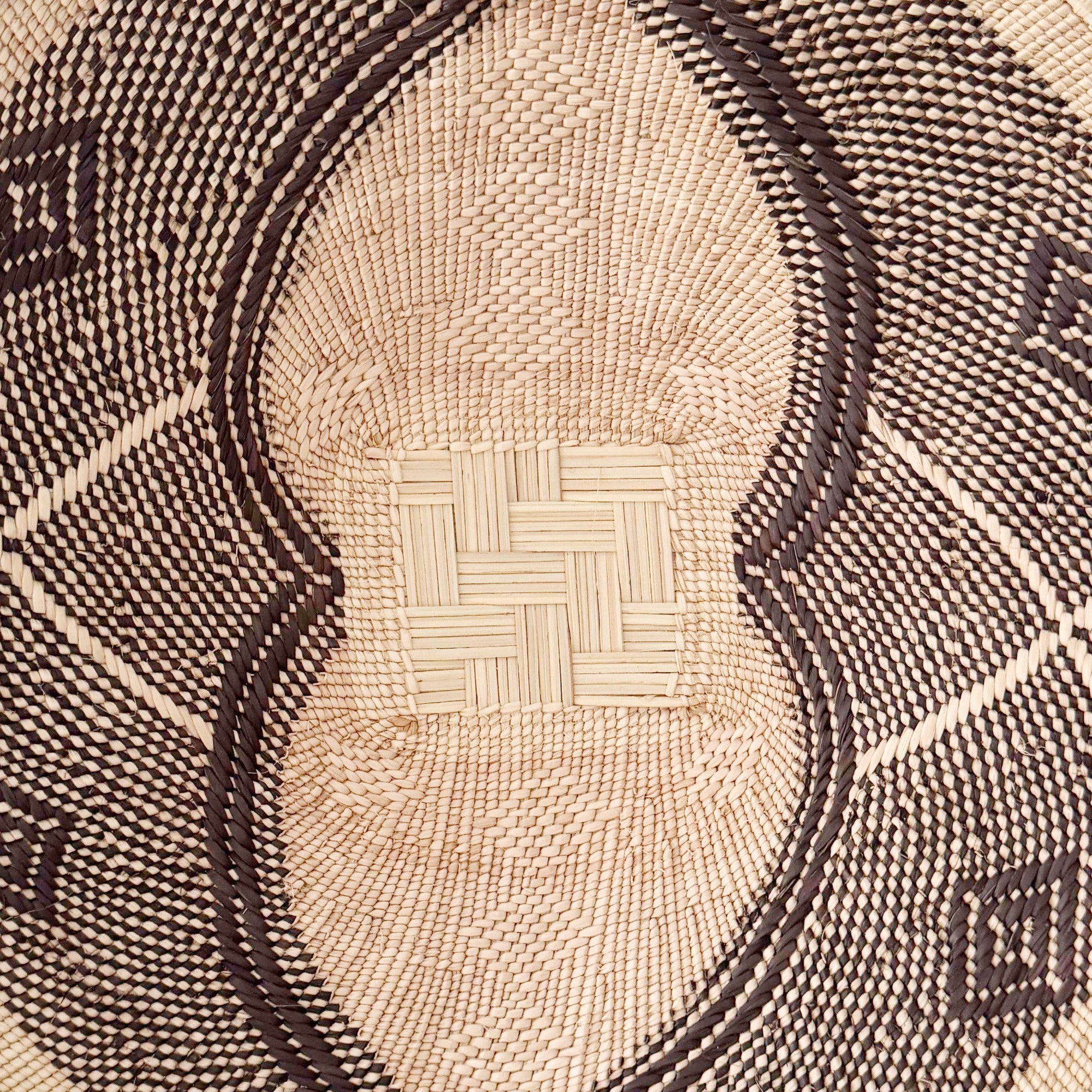 16" Hwange Wall Basket #H208