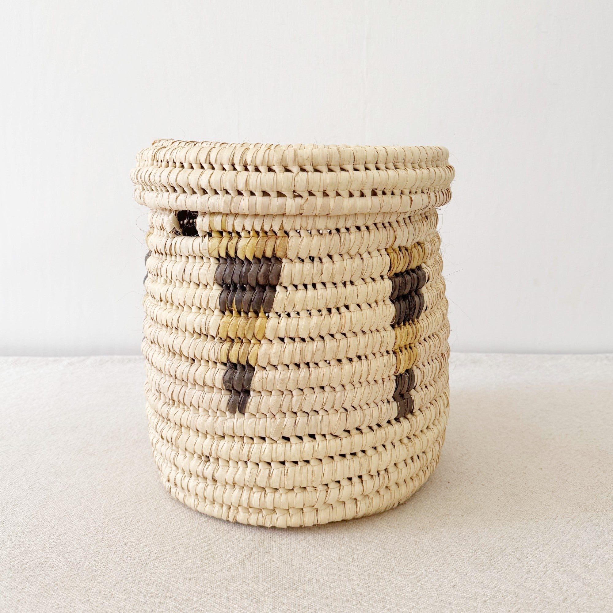 10" Lidded Palm Basket