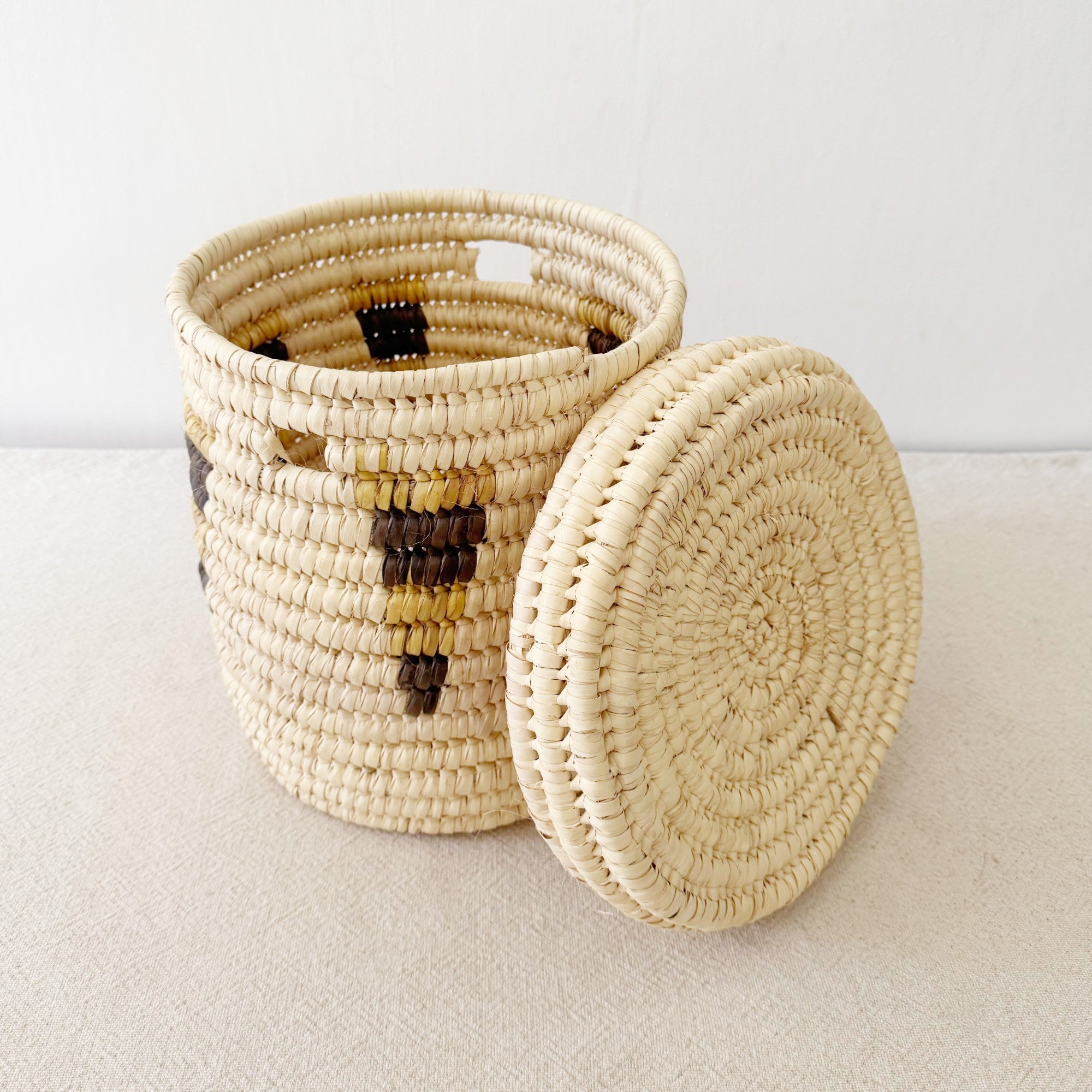 10" Lidded Palm Basket