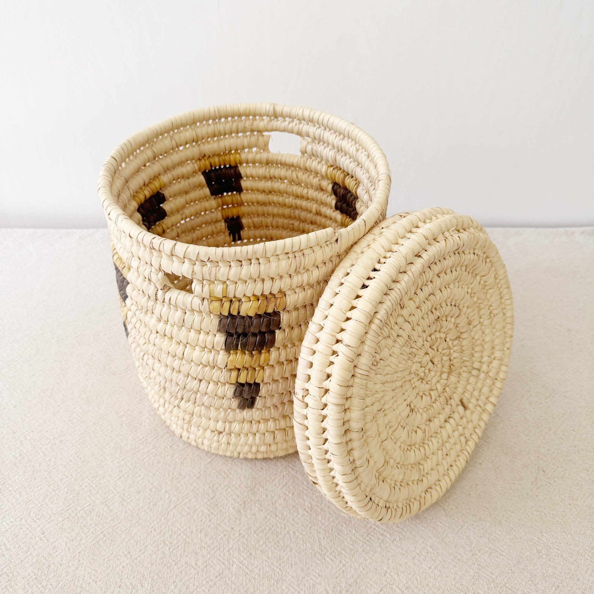 10" Lidded Palm Basket