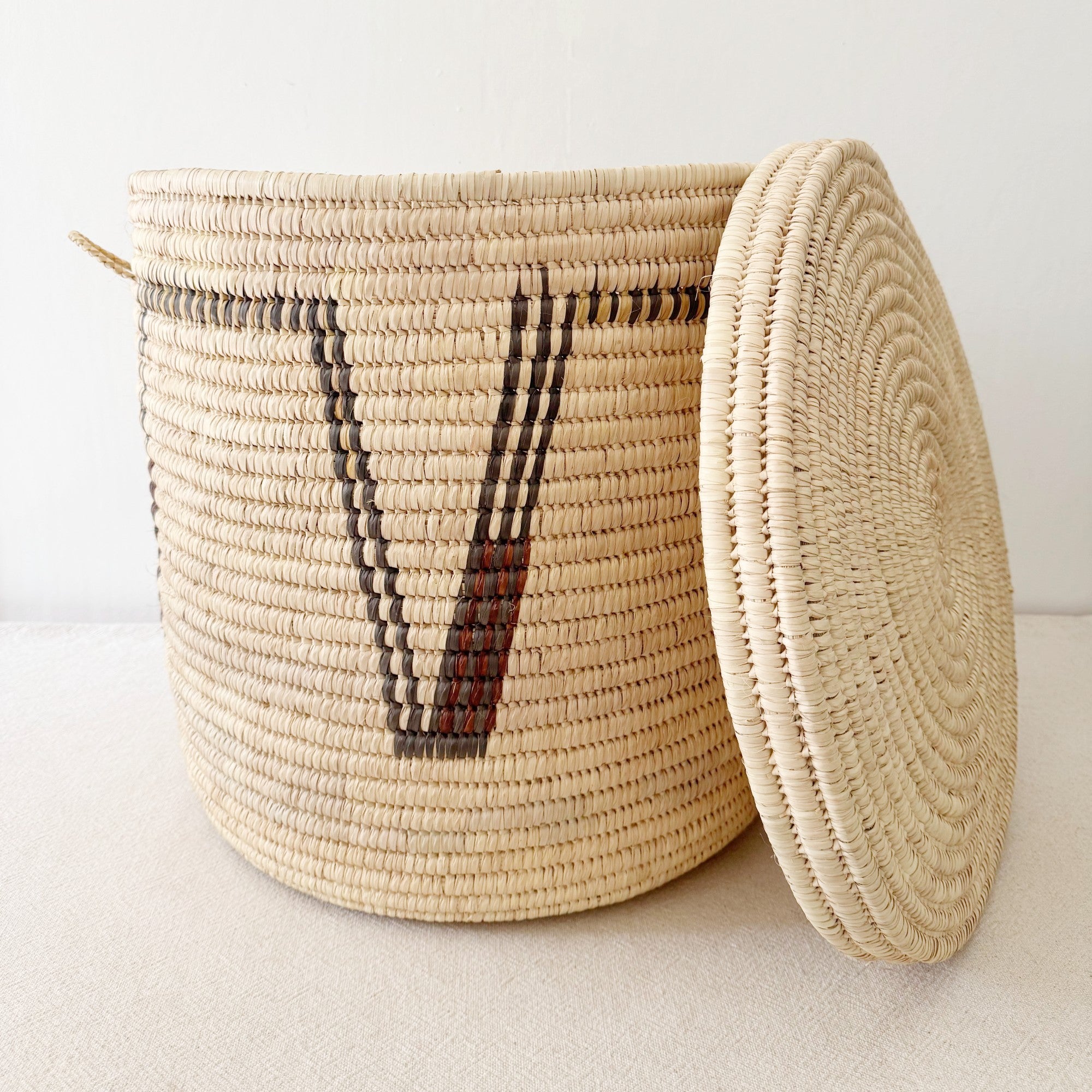 19" Lidded Palm Hamper Basket