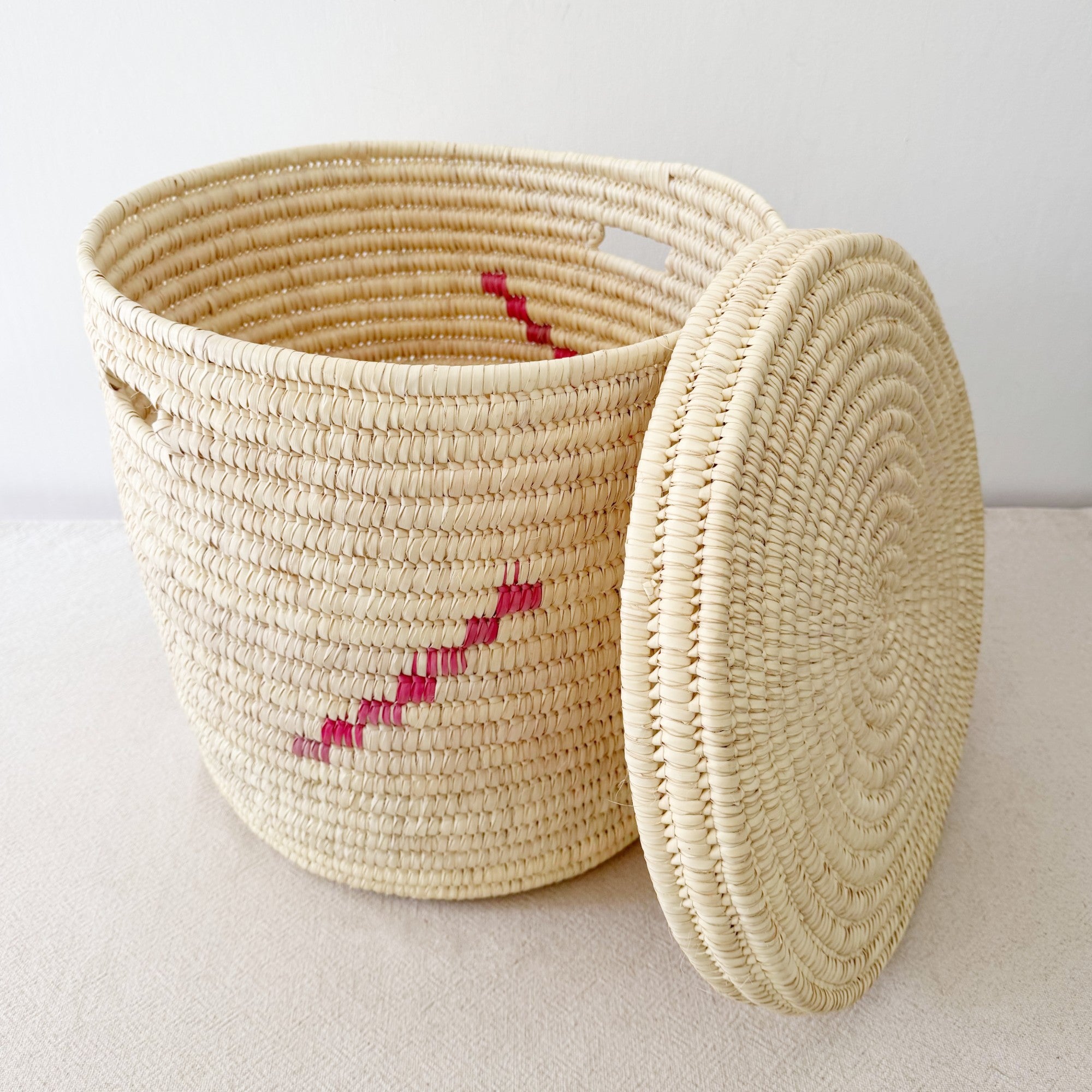 17" Lidded Palm Hamper Basket: Pink