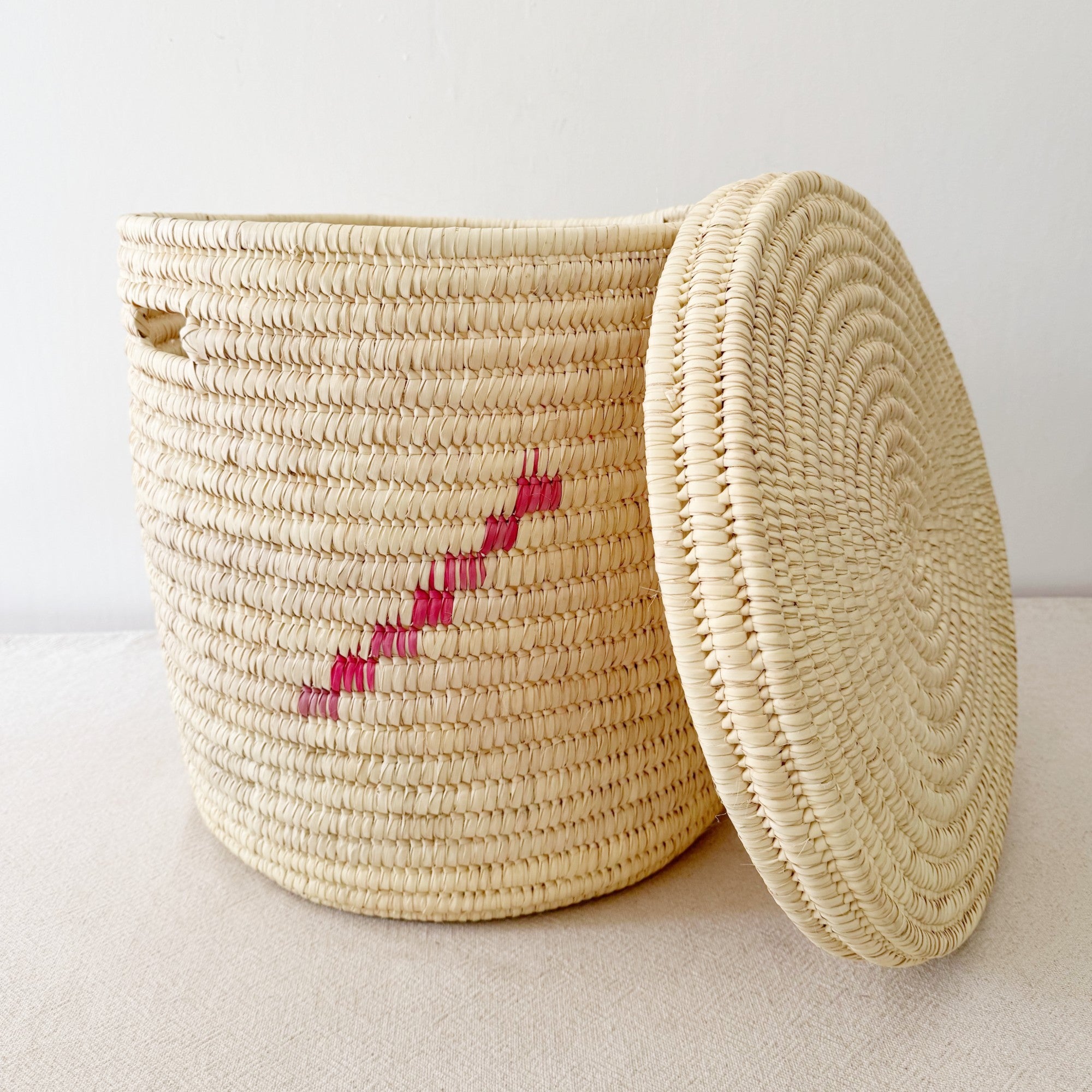 17" Lidded Palm Hamper Basket: Pink