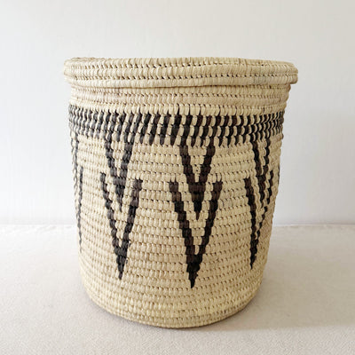 17.5" Lidded Palm Basket- Black Vee