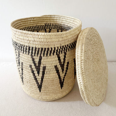 17.5" Lidded Palm Basket- Black Vee