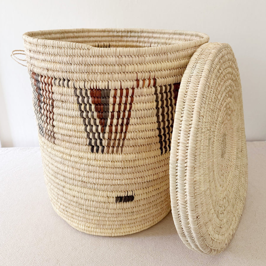 22" Lidded Palm Basket: Black & Brown