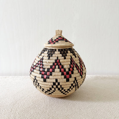 Lidded Zulu Basket #B014