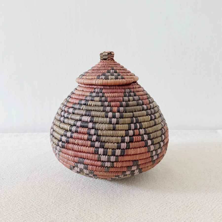 Lidded Zulu Basket #B012