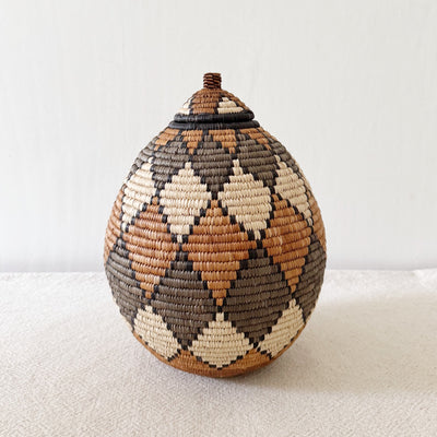 11.5" Lidded Zulu Basket #B006