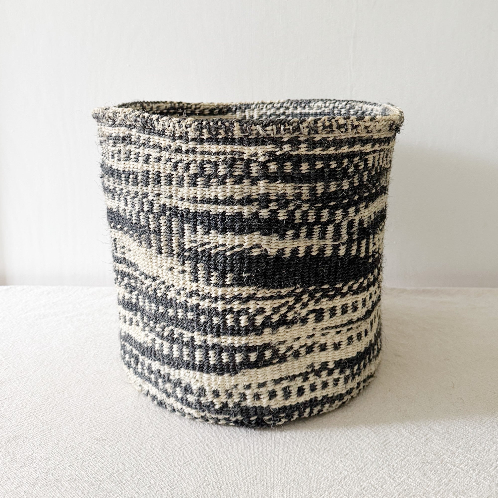 Storage Plant Basket: Charcoal Swirl