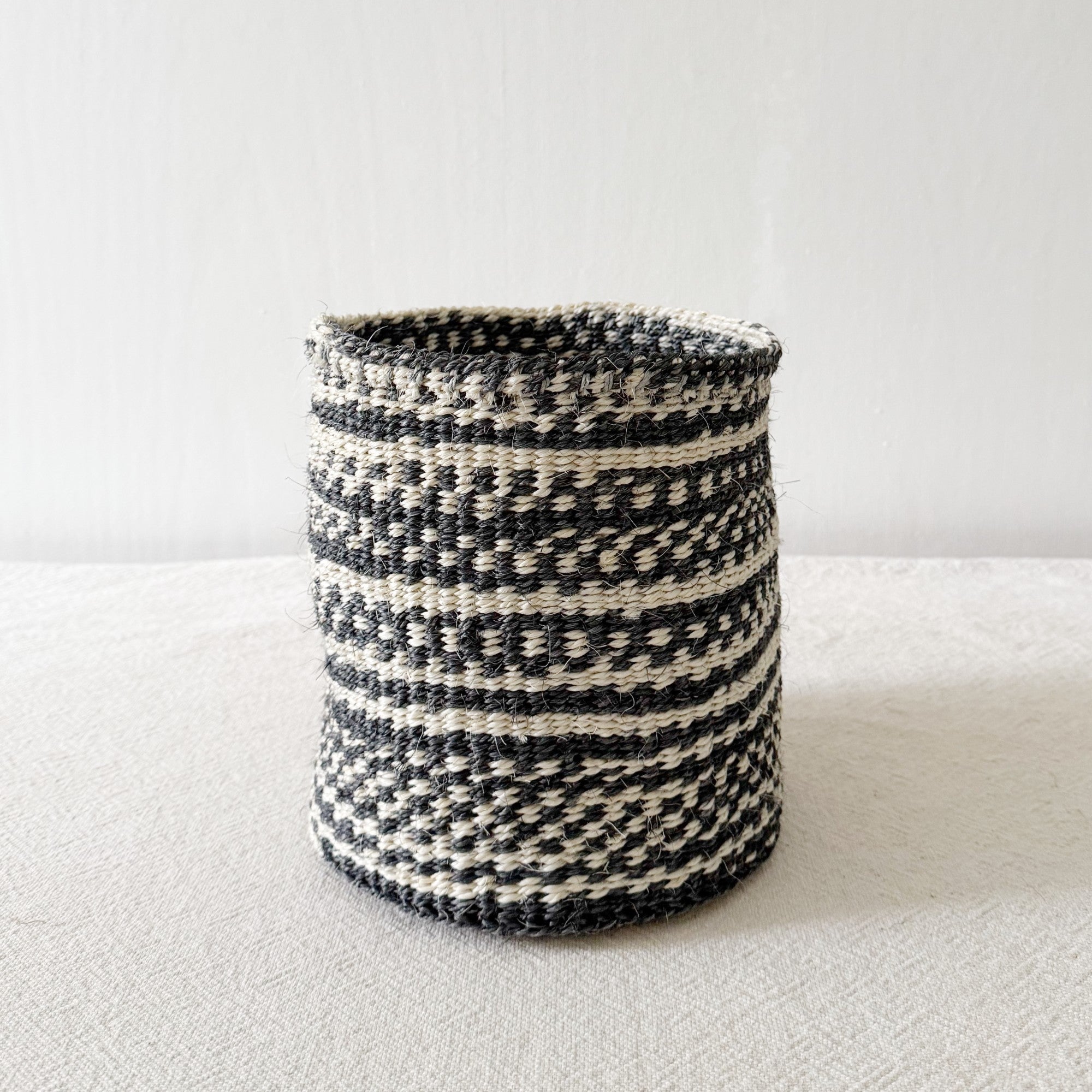 Storage Plant Basket: Charcoal Swirl