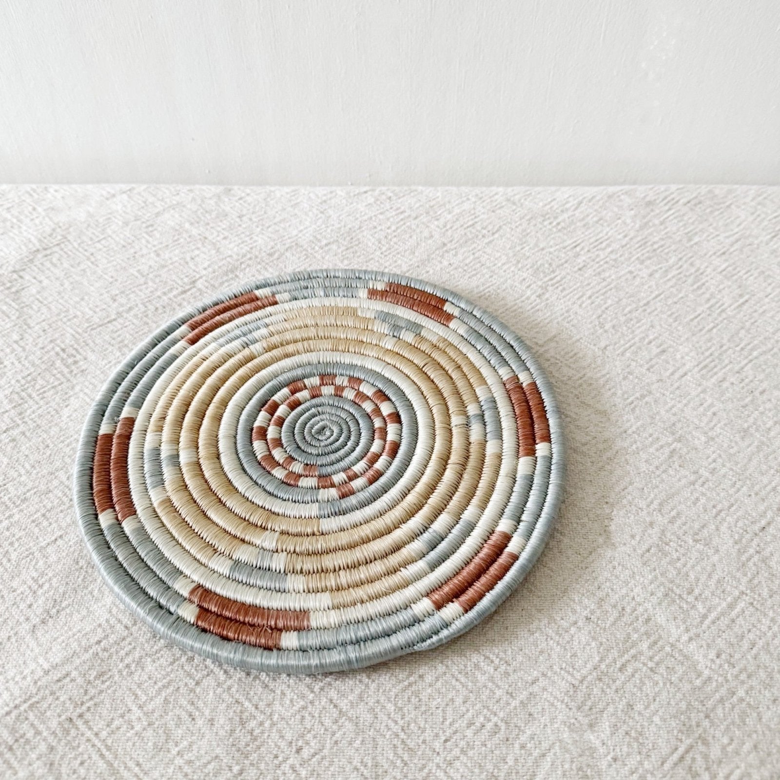 Biendo Trivet - Amsha