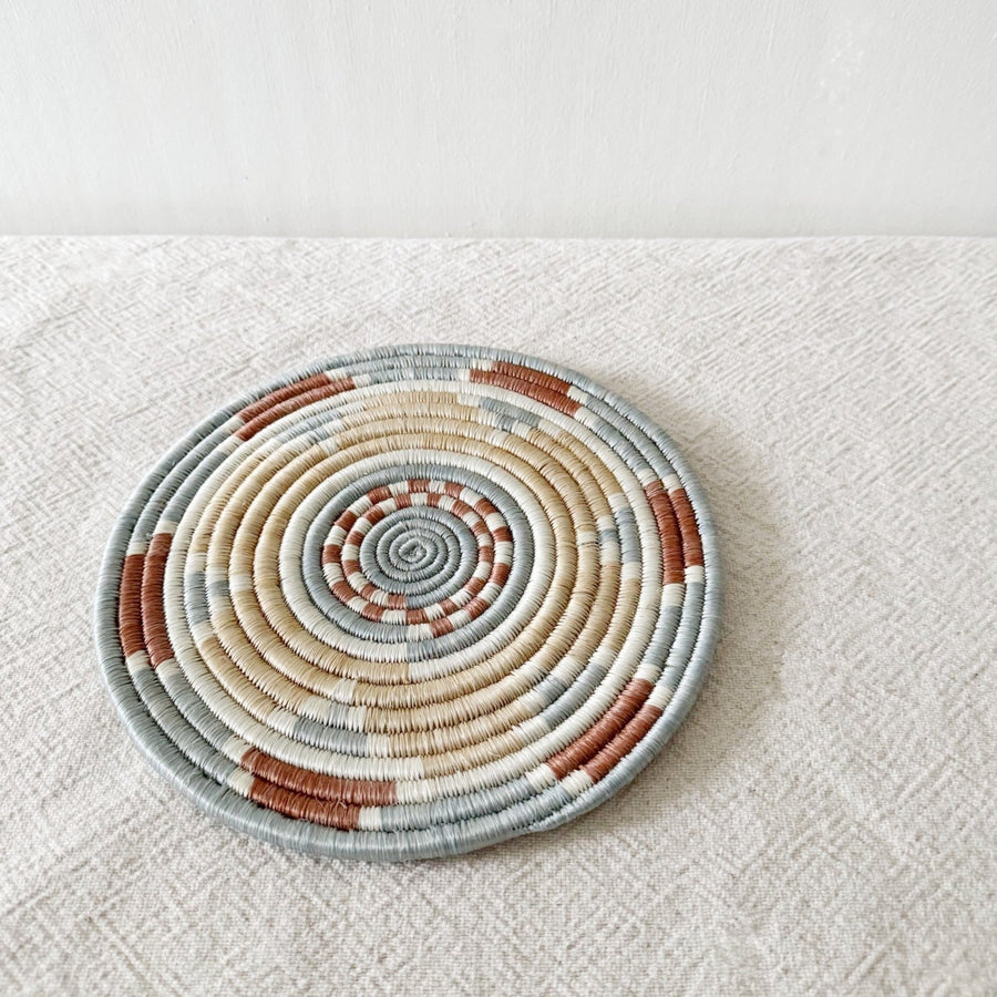 Biendo Trivet - Amsha