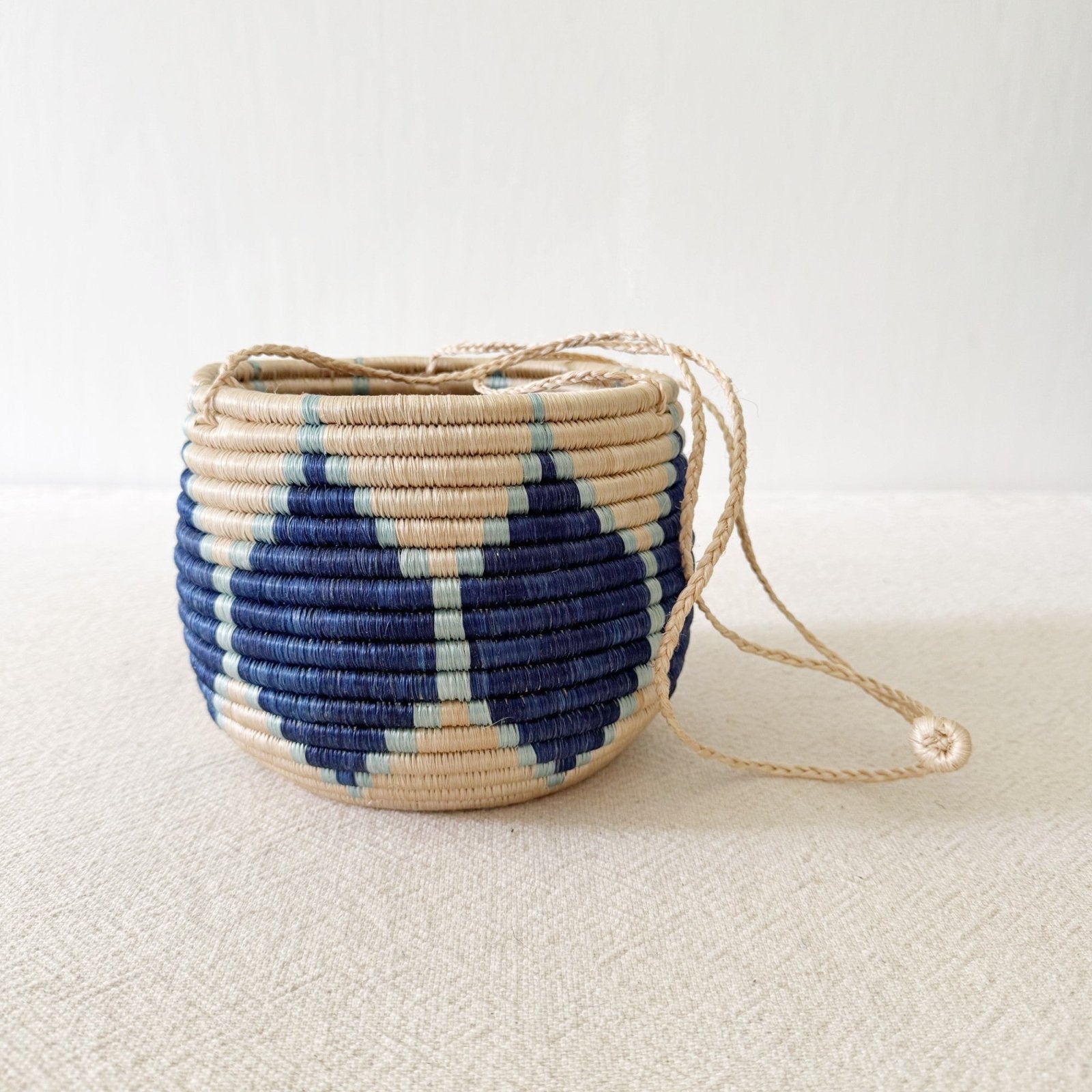Hanging Woven Planter - Gasura - Amsha