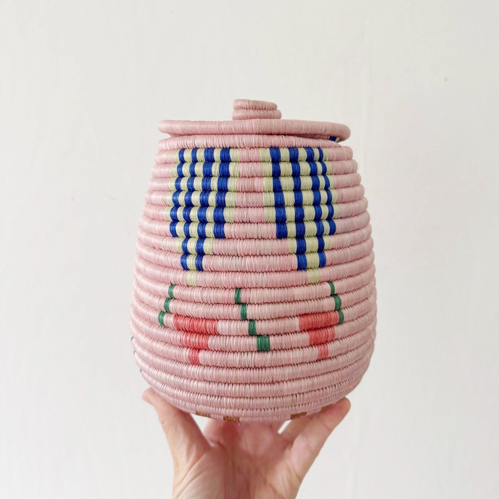 Lidded Treasure Basket: Ipekwa - Amsha