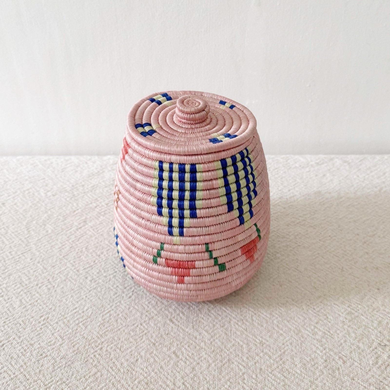 Lidded Treasure Basket: Ipekwa - Amsha