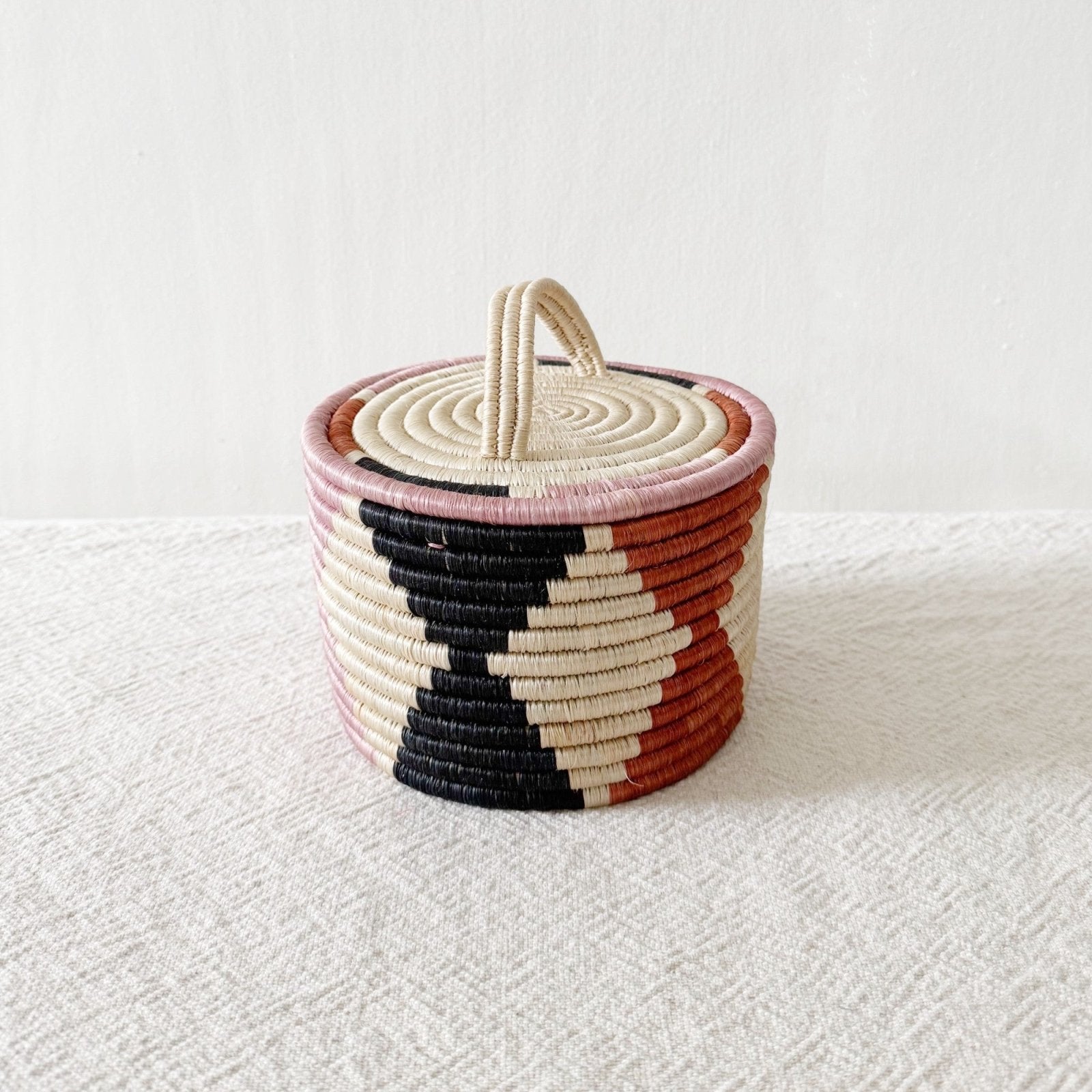 Lidded Treasure Basket: Kimba - Amsha