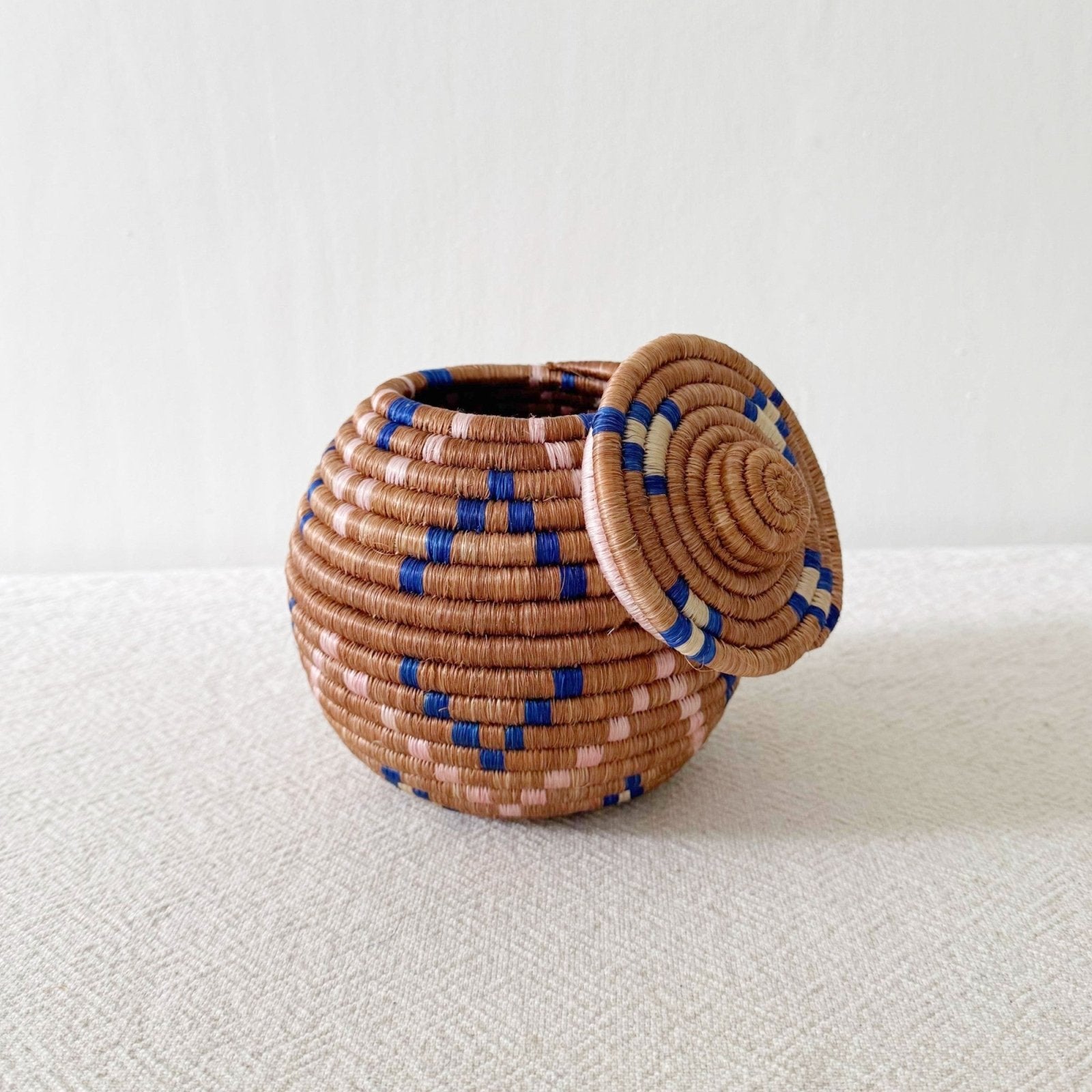 Lidded Treasure Basket: Moanda - Amsha