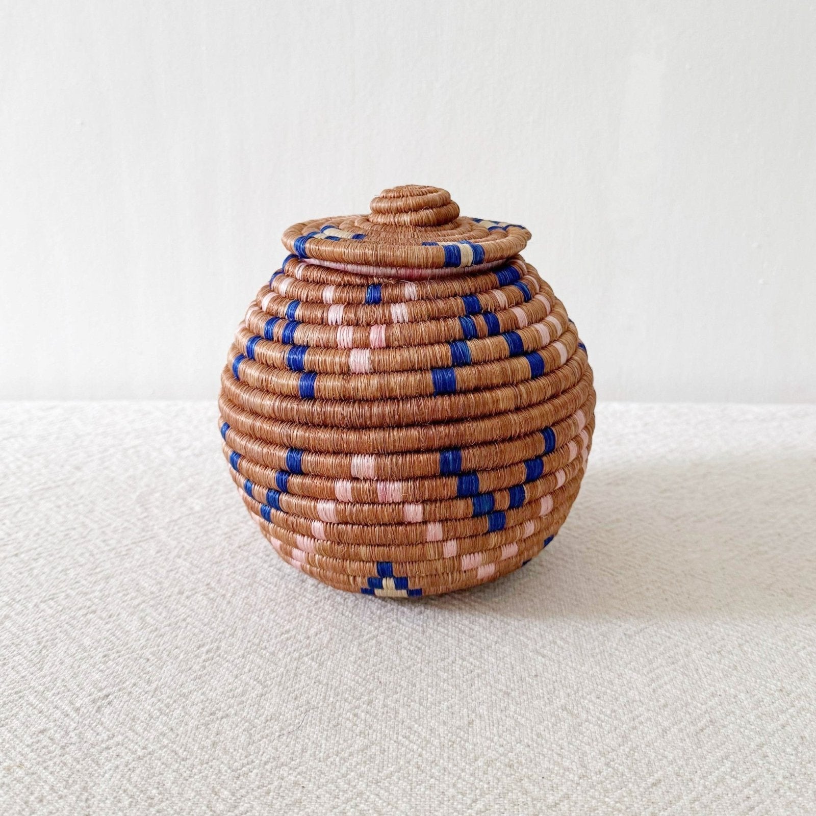 Lidded Treasure Basket: Moanda - Amsha