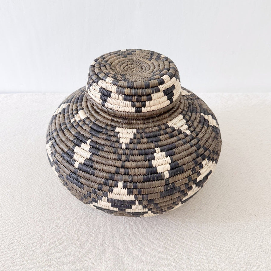 Lidded Zulu Basket A139 - Amsha