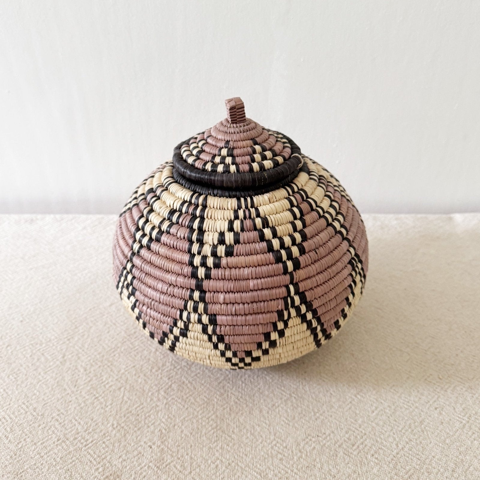 Lidded Zulu Basket B013 - Amsha