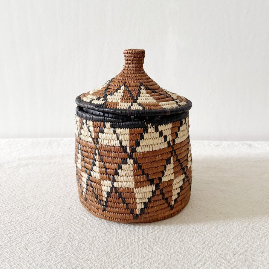 Lidded Zulu Basket B021 - Amsha