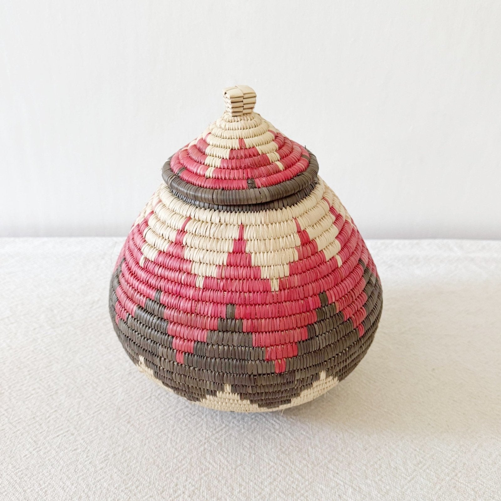 Lidded Zulu Basket B028 - Amsha