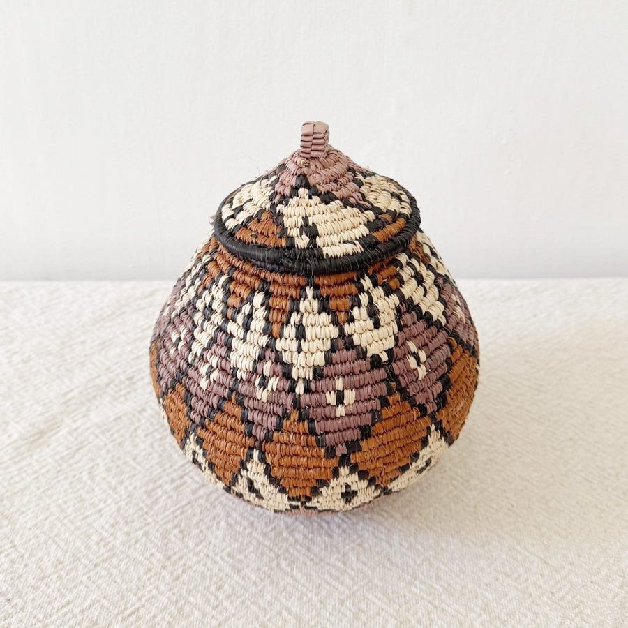 Lidded Zulu Basket #C003