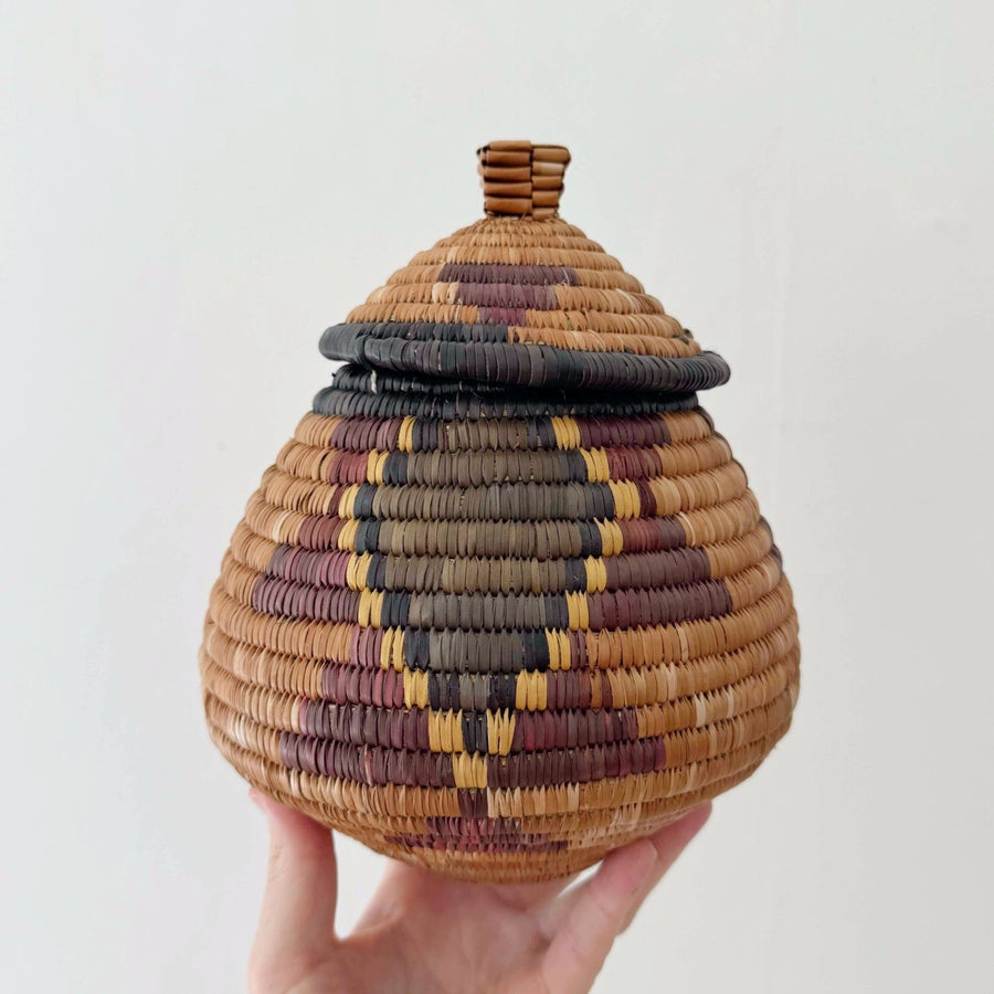 Lidded Zulu Basket #F003