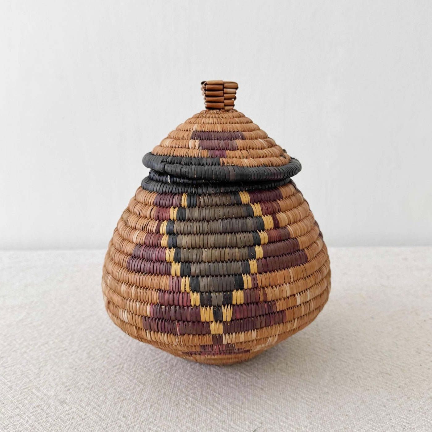 Lidded Zulu Basket #F003