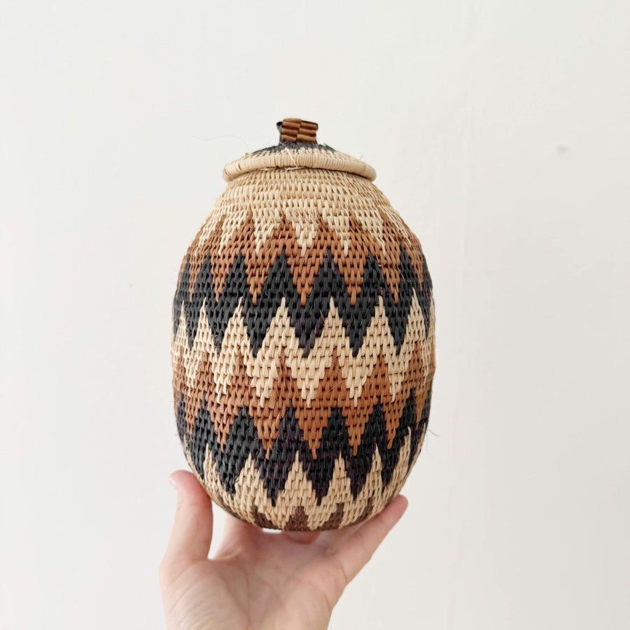 Lidded Zulu Basket #F004