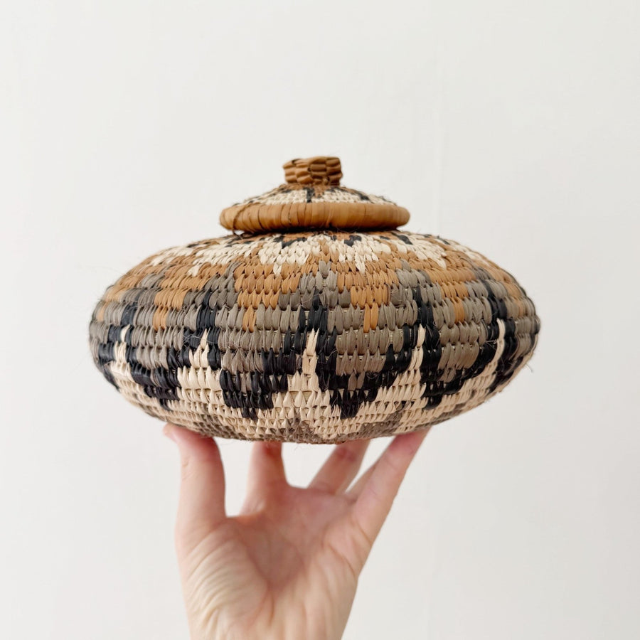 Lidded Zulu Basket #F005